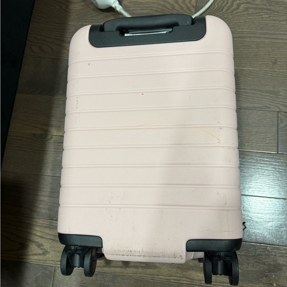 Away Pink Suitcase - Picture 4 of 7